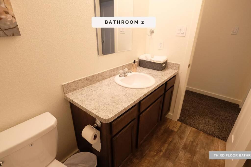 3 Story, 3 Bdrm, 4 Beds, 2 Bath, North Houston, Iah - 10B Villa ภายนอก รูปภาพ